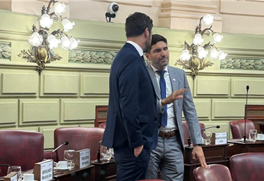 Juan Monteverde junto al gobernador Pullaro (X: @JAleart)